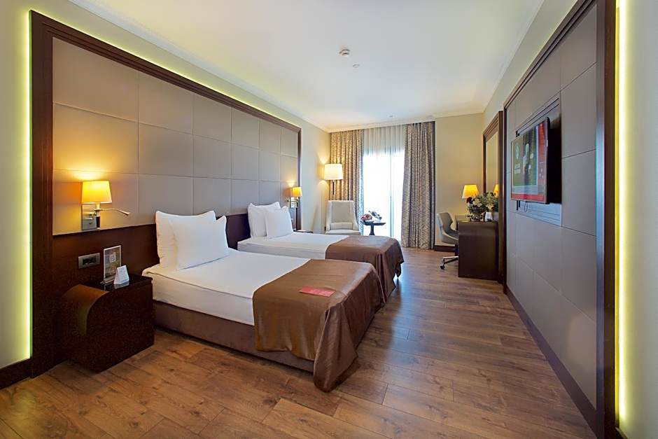 Photo 1 of 10 of Deluxe 2 Beds, Nonsmoking