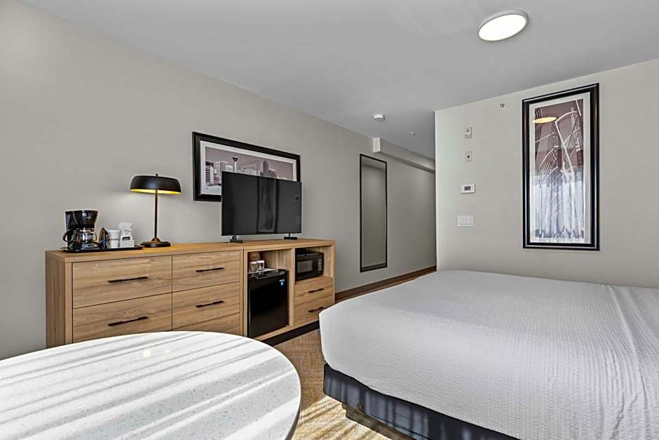 Sandman Hotel & Suites Calgary West