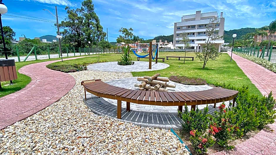 Férias na praia c/ piscina e espaço de lazer