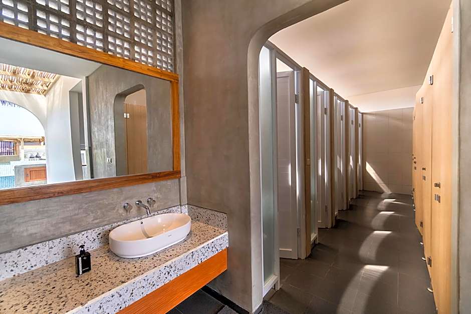 Roomates Surf Camp Canggu by Ini Vie Hospitality