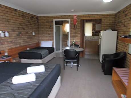 Park House Motor Inn