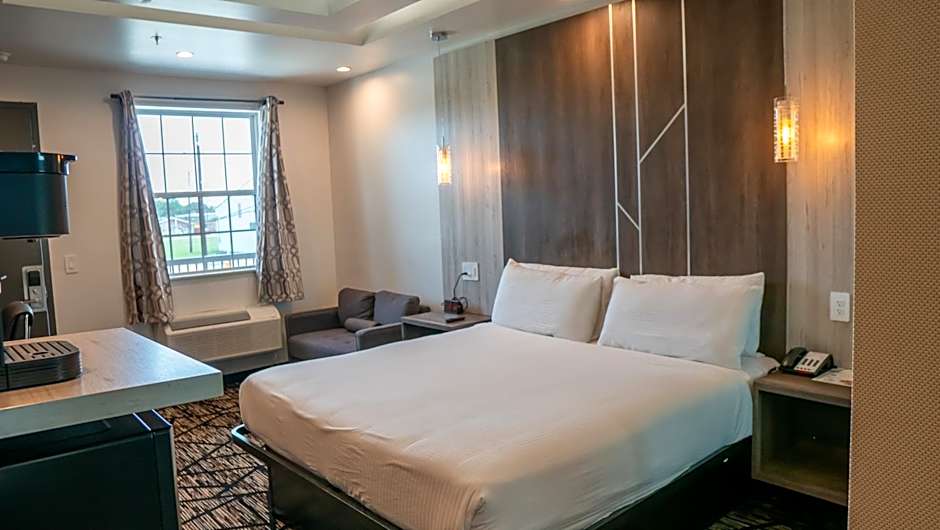 Comfeeni Inn and Suites