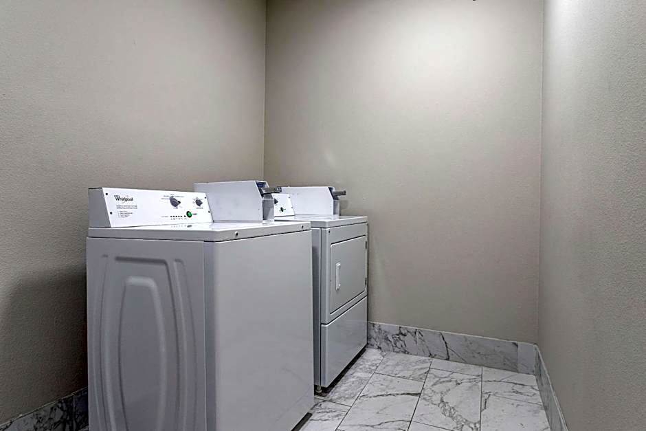 Clarion Pointe Sulphur - Lake Charles