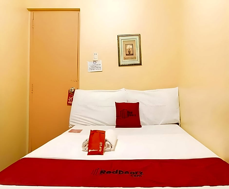 RedDoorz near SM Batangas City