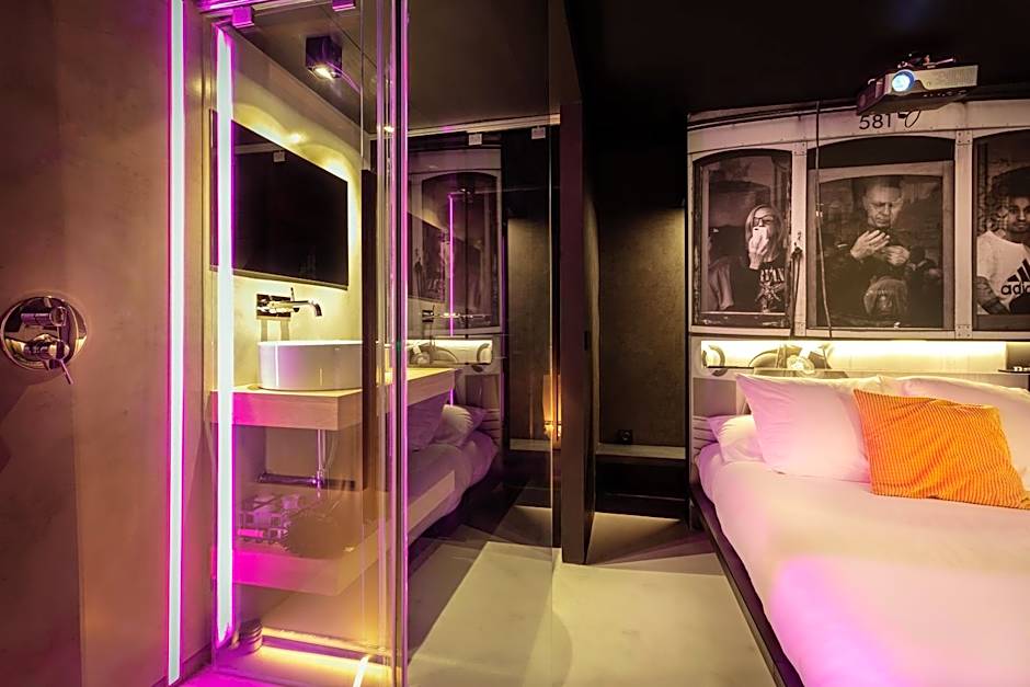 The Black Boutique -- Turistea Suites