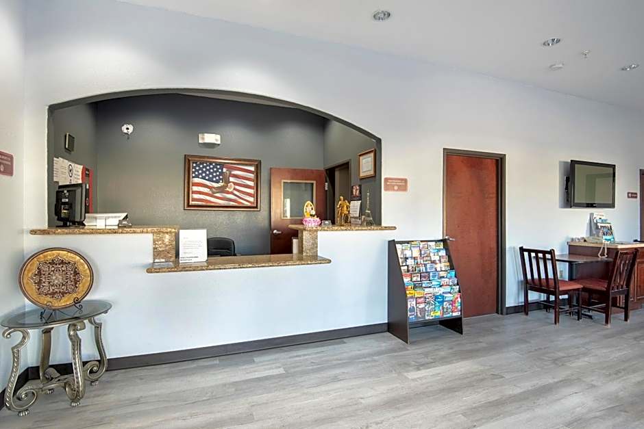 OYO Townhouse Clute Lake Jackson