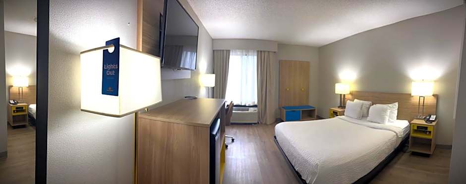 Days Inn by Wyndham Fargo/West Acres