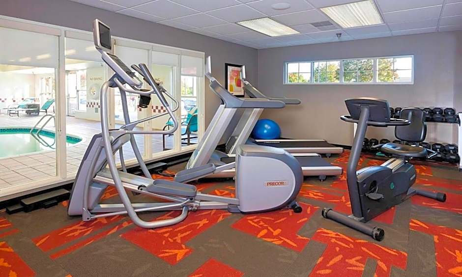 MainStay Suites Appleton Airport - Fox River Mall Area