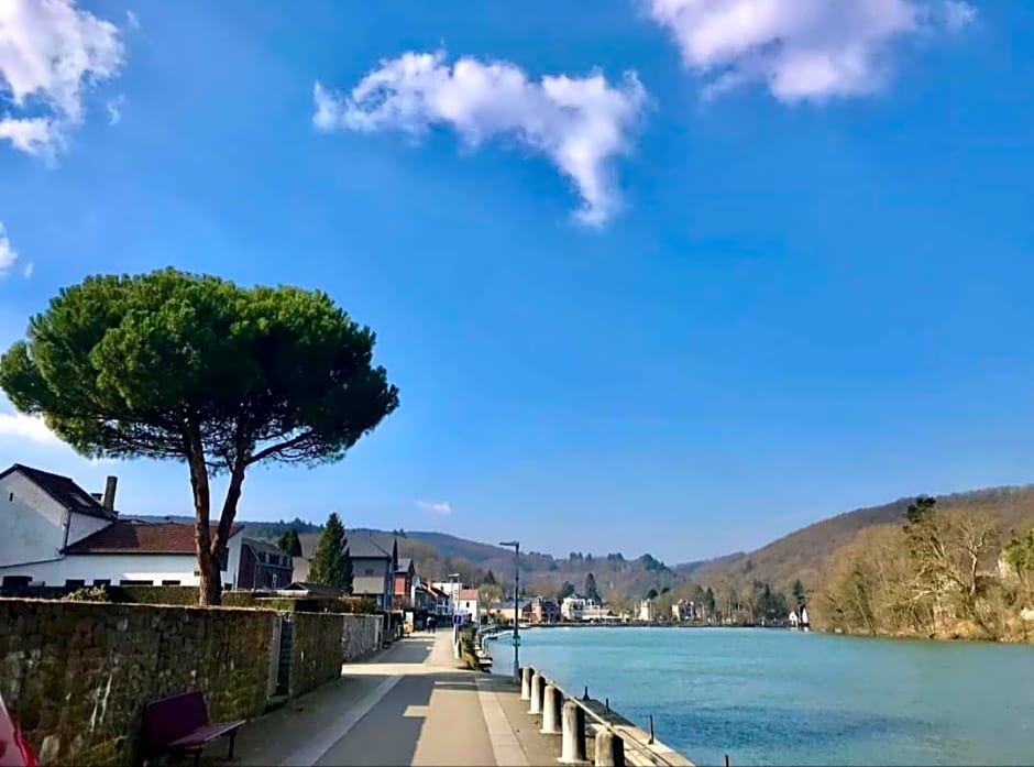 Escale Chambre d'hôtes Au coeur du vieux Profondeville entre Namur et Dinant