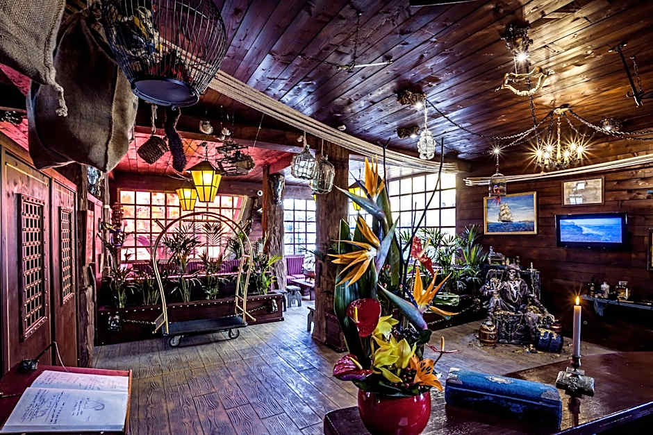 Hotel Pirates World