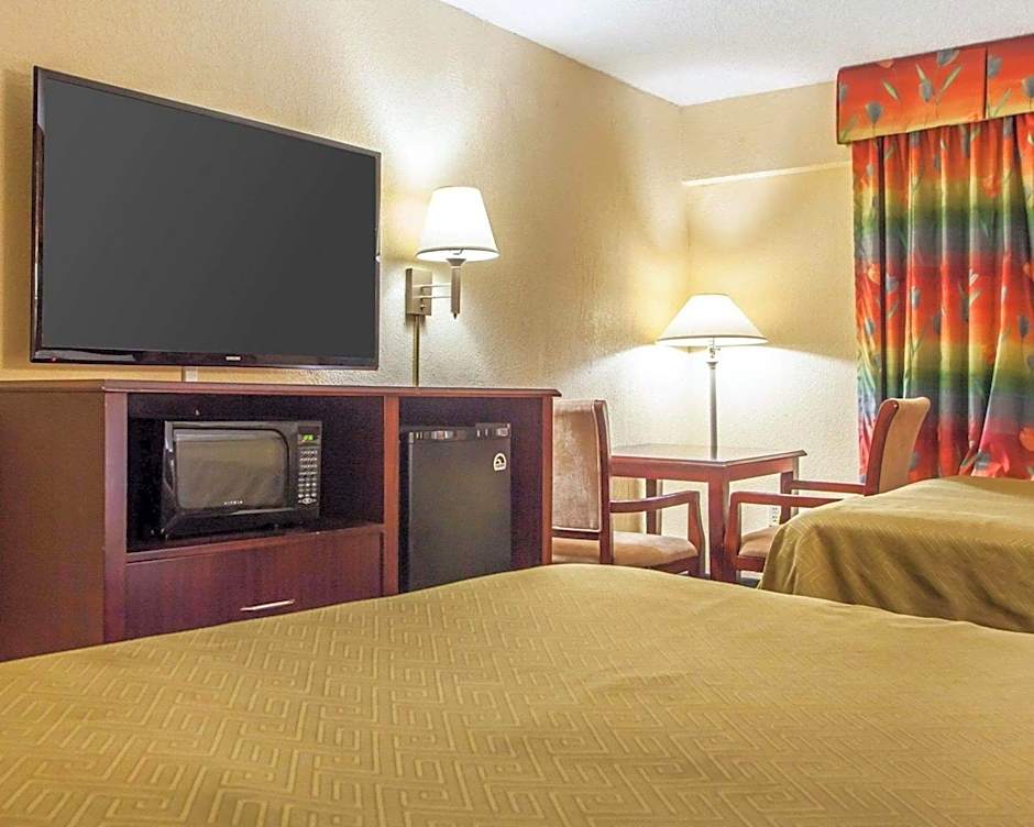 Days Inn by Wyndham Jersey City