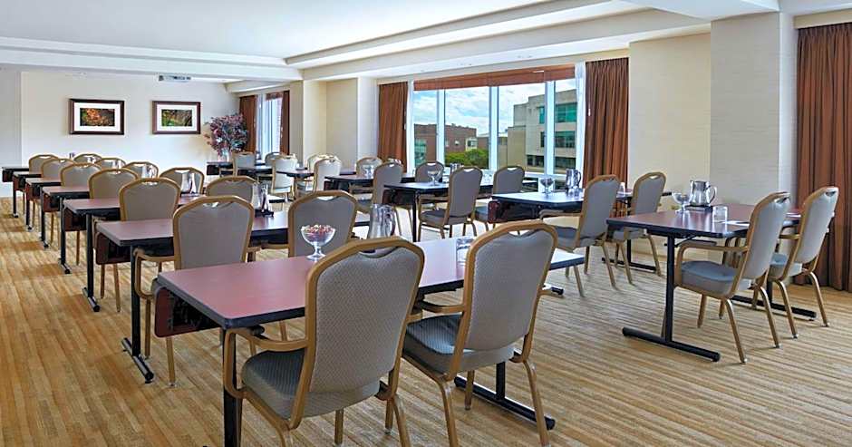 The Inn at Penn, A Hilton Hotel