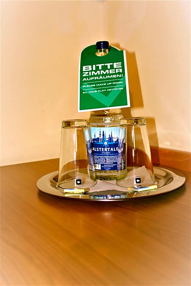 Hotel Alsterquelle 24h Check-in, Free Parking and WiFi