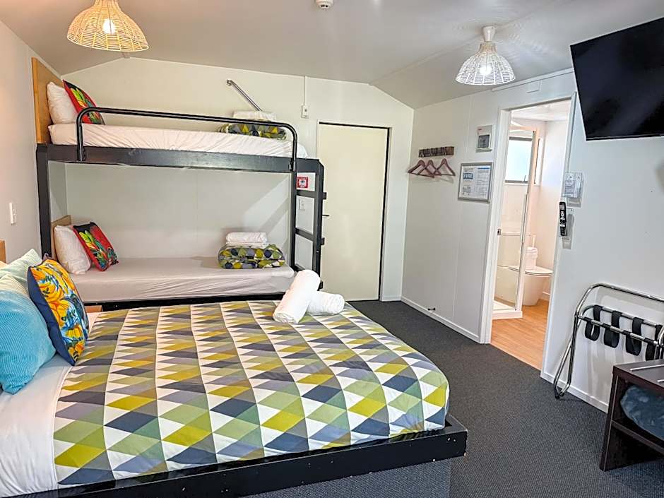 Kaiteriteri Recreation Reserve Cabins