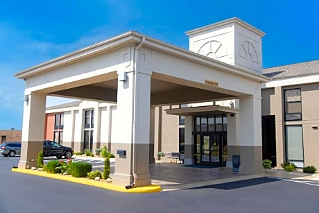 Holiday Inn Express Marshfield - Springfield Area, an IHG Hotel