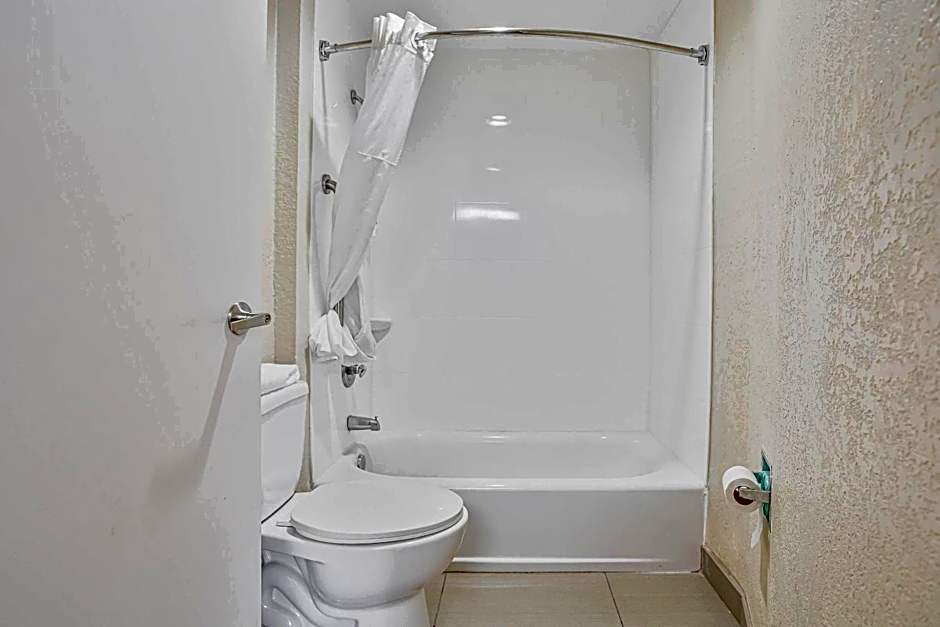 Comfort Inn & Suites Montgomery East Carmichael Rd