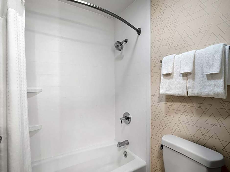 HOLIDAY INN EXPRESS MEADVILLE By IHG