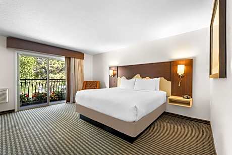 Two-Bedroom King Suite with Sofa Bed and River View - Non-Smoking