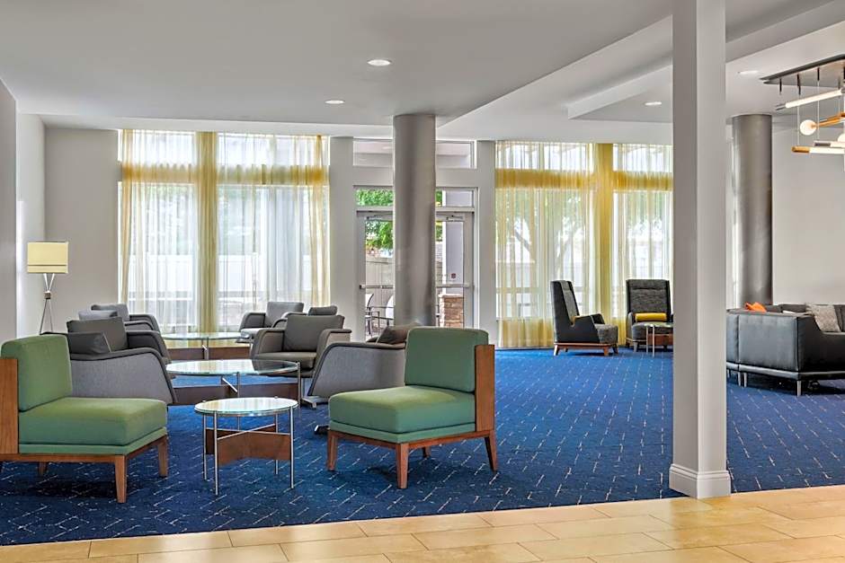 Courtyard by Marriott Evansville East