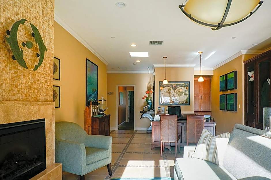 Blue Dolphin Inn