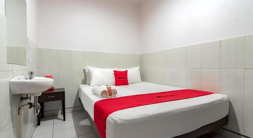 RedDoorz @ Komplek Pontianak Mall