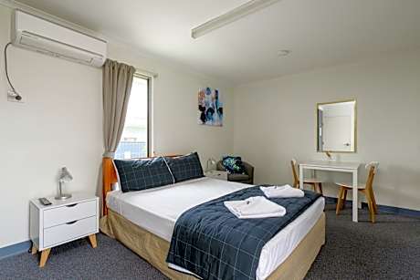 Double Cabin (2 Adults)