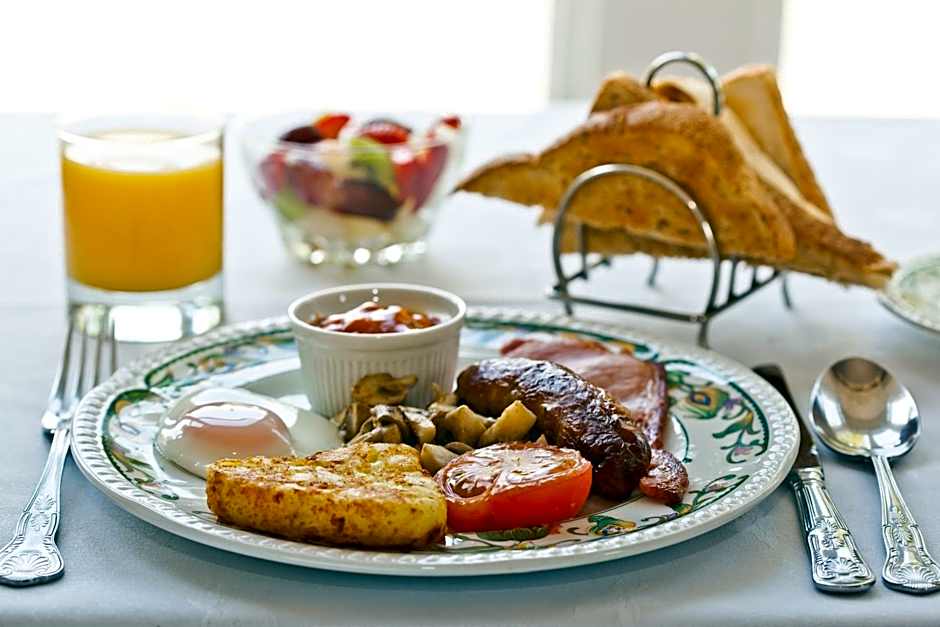 Beaumont Guest House Windermere - Adult Only - Free Car Park & Off Site access to the local Health Centre