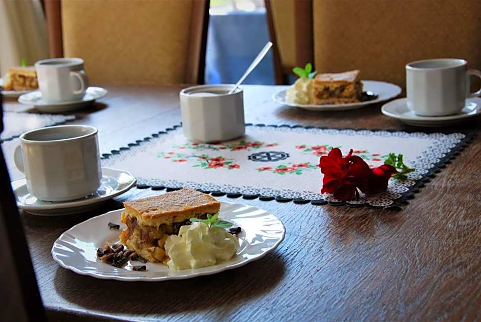 Zespół Tatry - Hotel Tatry i Budynek Turystyczny