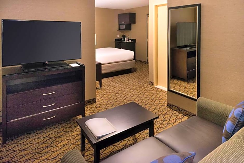 Holiday Inn Express Hotel & Suites Pasadena-Colorado Boulevard, an IHG Hotel