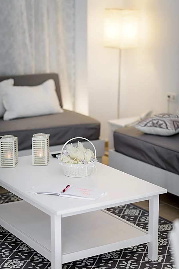 Matina Pefkos Aparthotel