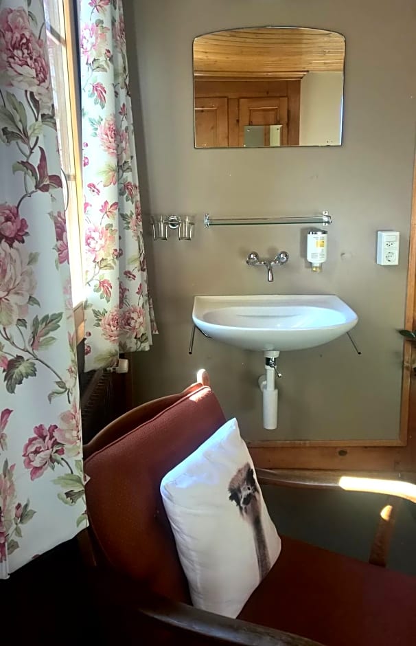 Edelweiss Lodge