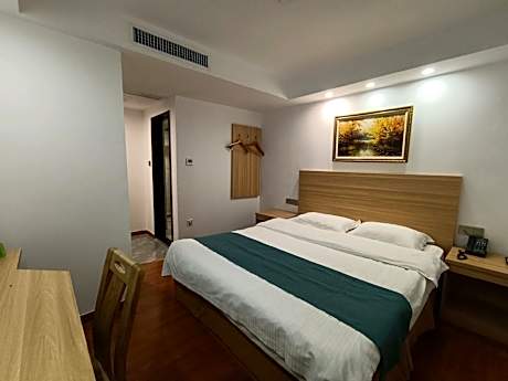 GTR - Guest Room with One 1.8M Bed