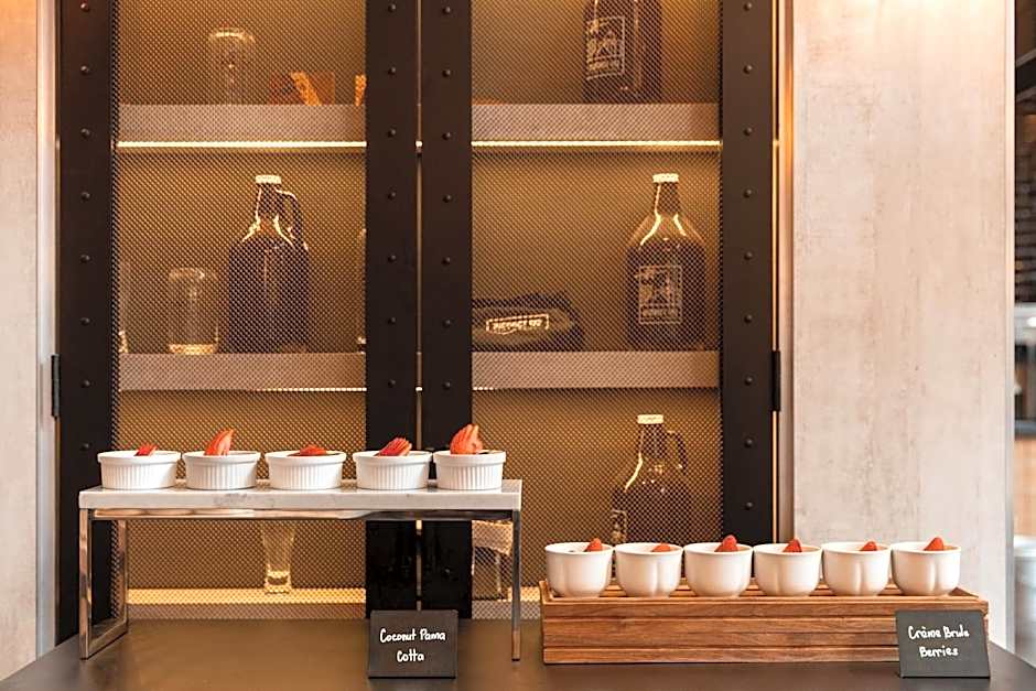 Delta Hotels by Marriott Edmonton Centre Suites