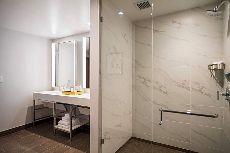 Renaissance by Marriott Atlanta Airport Gateway Hotel