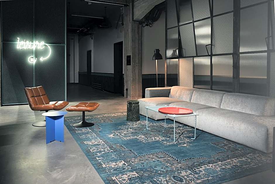 MONTOWNIA Lofts & Experience