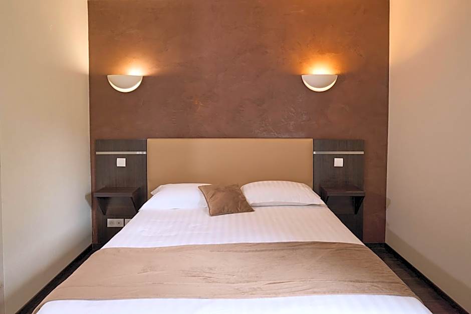 Hôtel-Restaurant Le Calice Du Gevaudan - A75