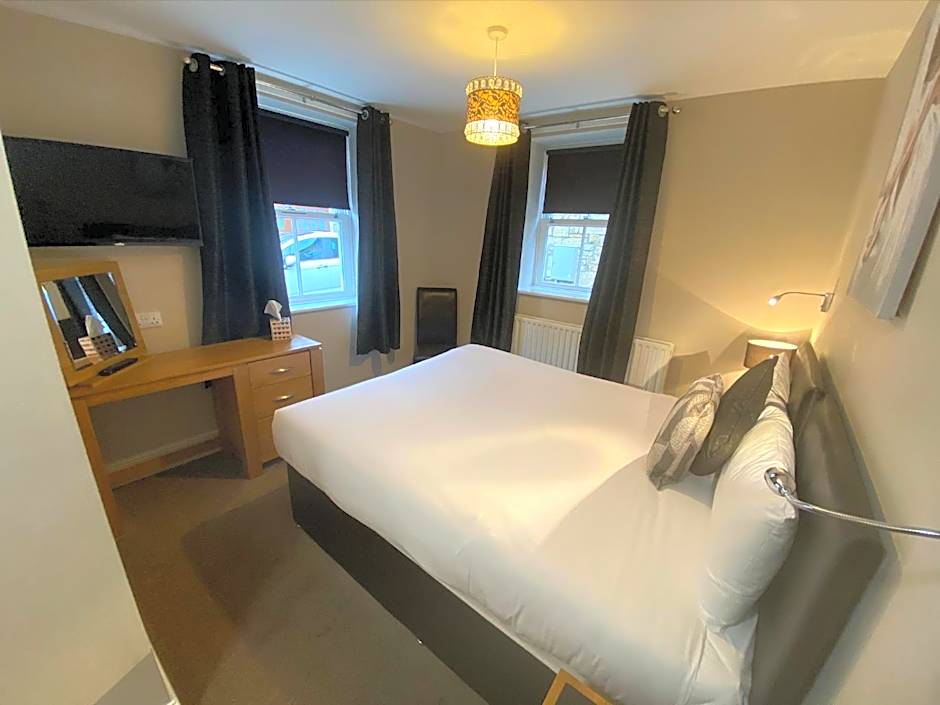 The Three Horseshoes Hotel