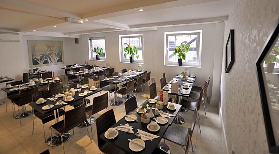 Kensington Court Hotel