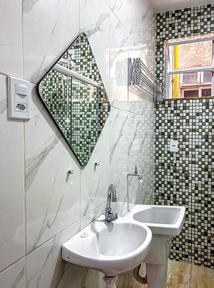 Ótimo studio c WiFi a 190m da Praia do Leme - RJ