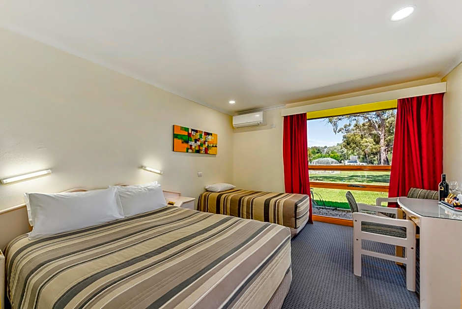 William Macintosh Motor Lodge