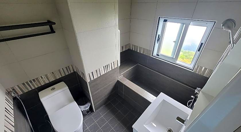 Maple Leaf Holiday Villa