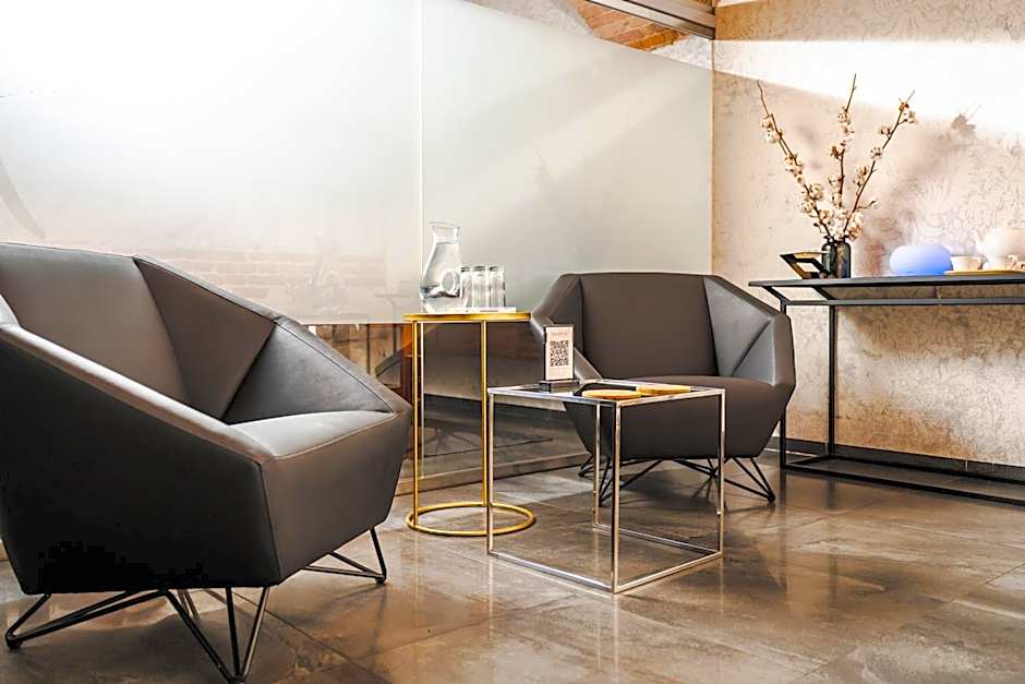 Queen Boutique Hotel