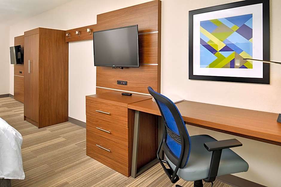 Holiday Inn Express Hotel & Suites North Kansas City By IHG
