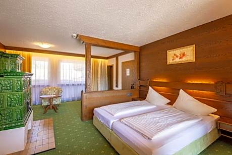 Family Room with Mountain View