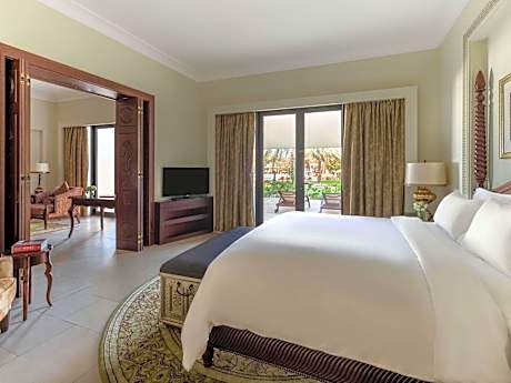 Prestige Suite with terrace and garden view