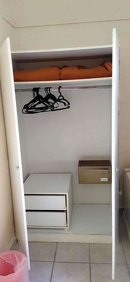 CLEO ROOM WITH YARD IN MALIA 250m FROM THE BEACH