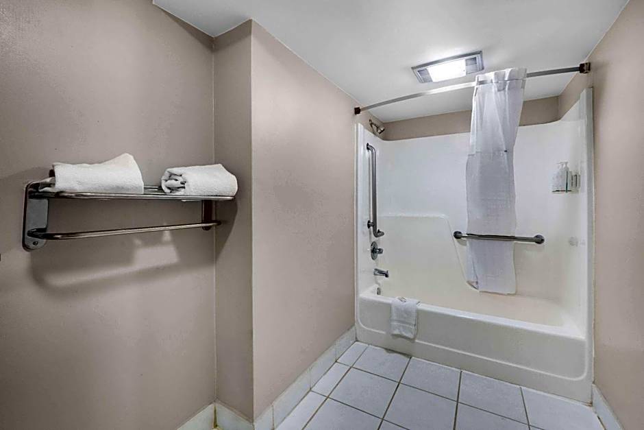 Days Inn by Wyndham Raleigh Midtown