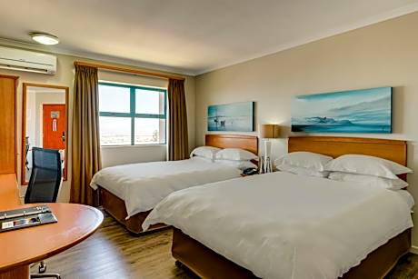 Guest room, 2 Double, Garden view