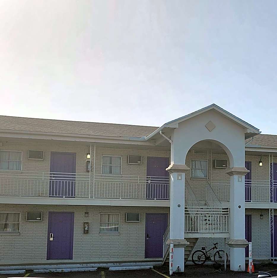 Friendship Inn Hotel