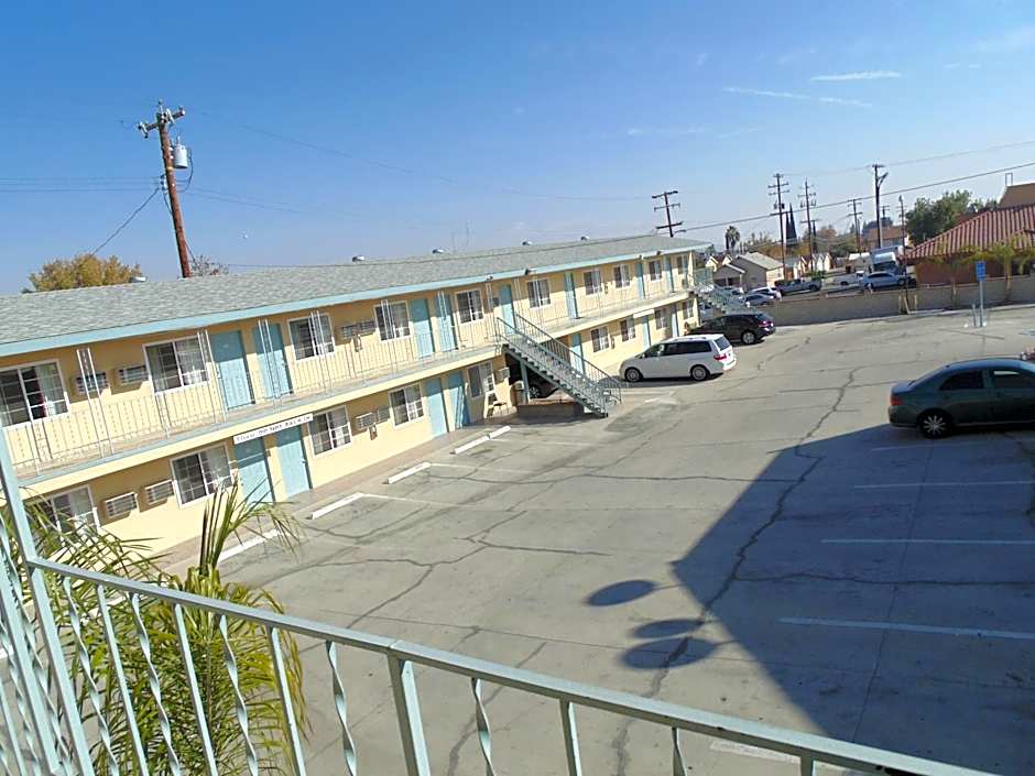 Western Inn & Suites